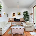 House Mirjana Nyaraló Banjol